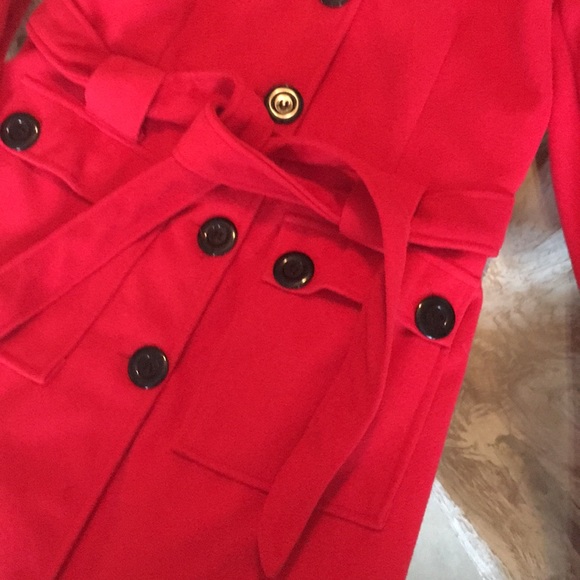 Red coat - Picture 3 of 7